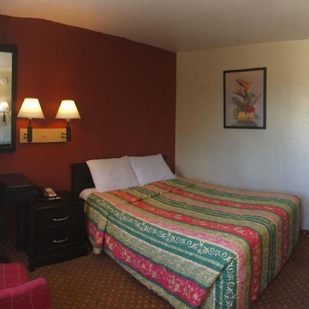 Hilltop Inn & Suites Victorville Esterno foto