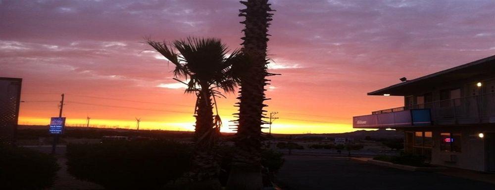 Hilltop Inn & Suites Victorville Esterno foto