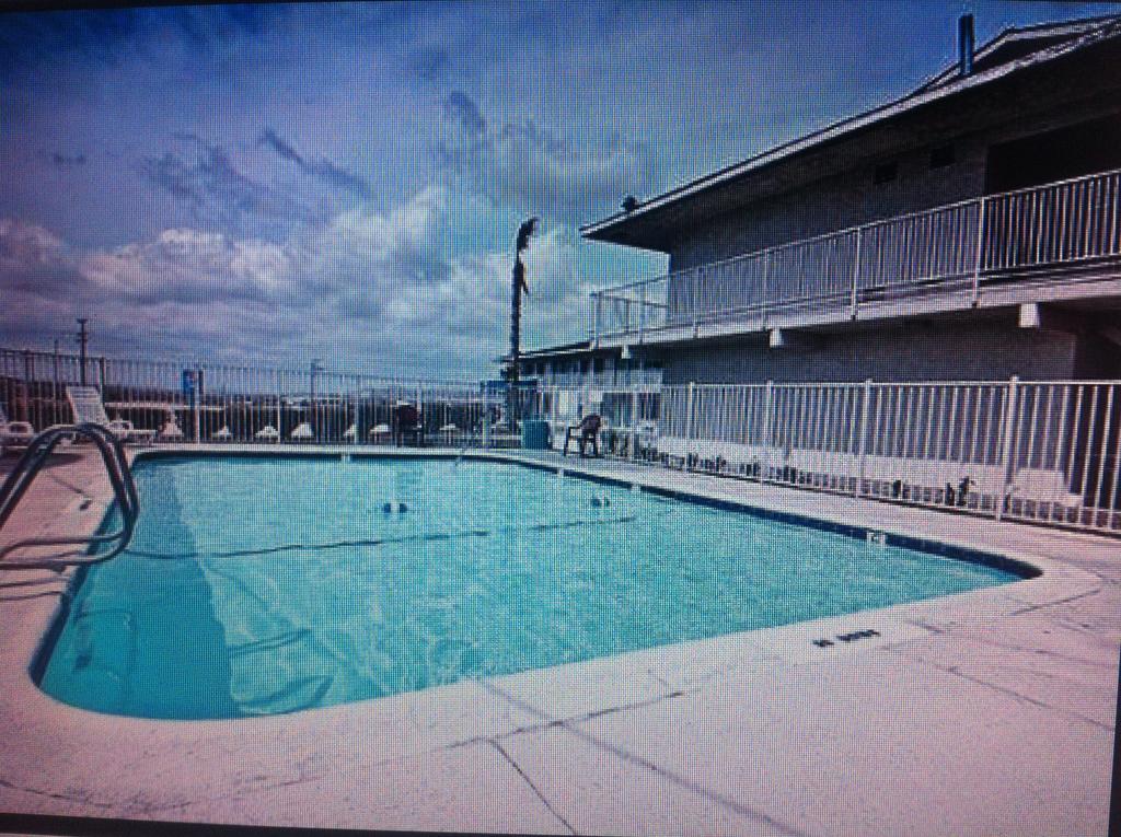Hilltop Inn & Suites Victorville Esterno foto