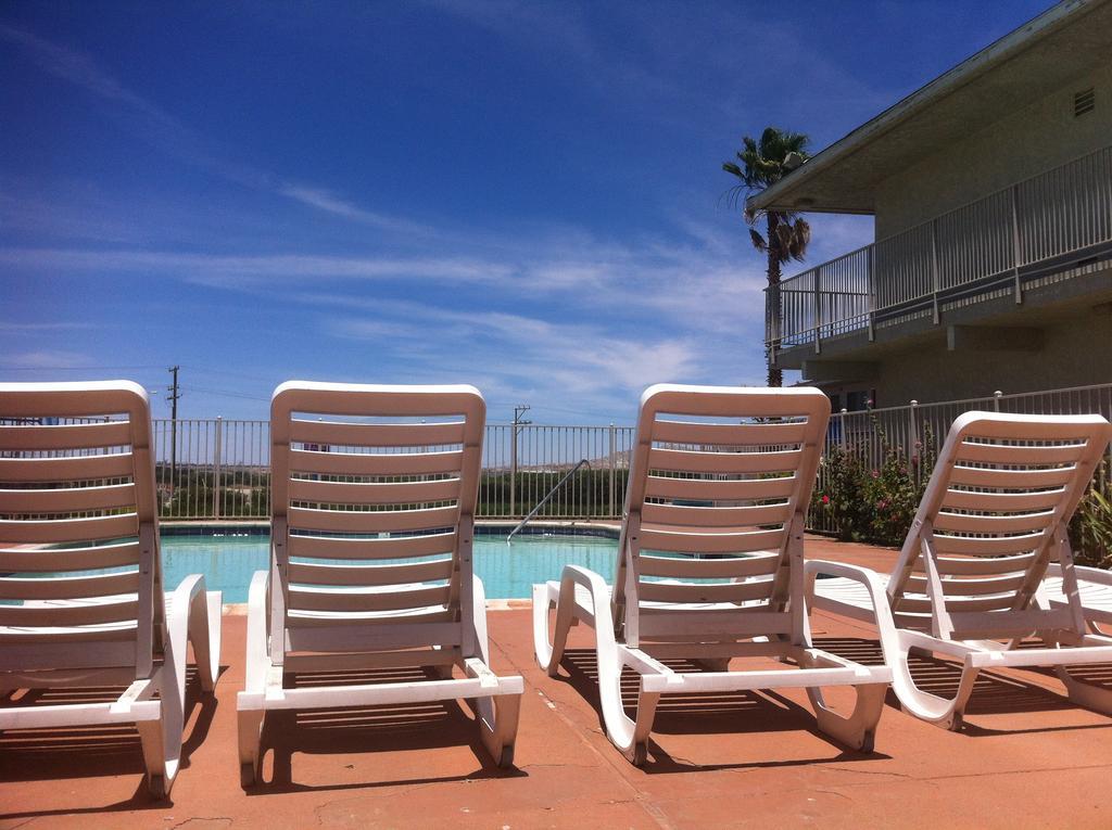 Hilltop Inn & Suites Victorville Esterno foto