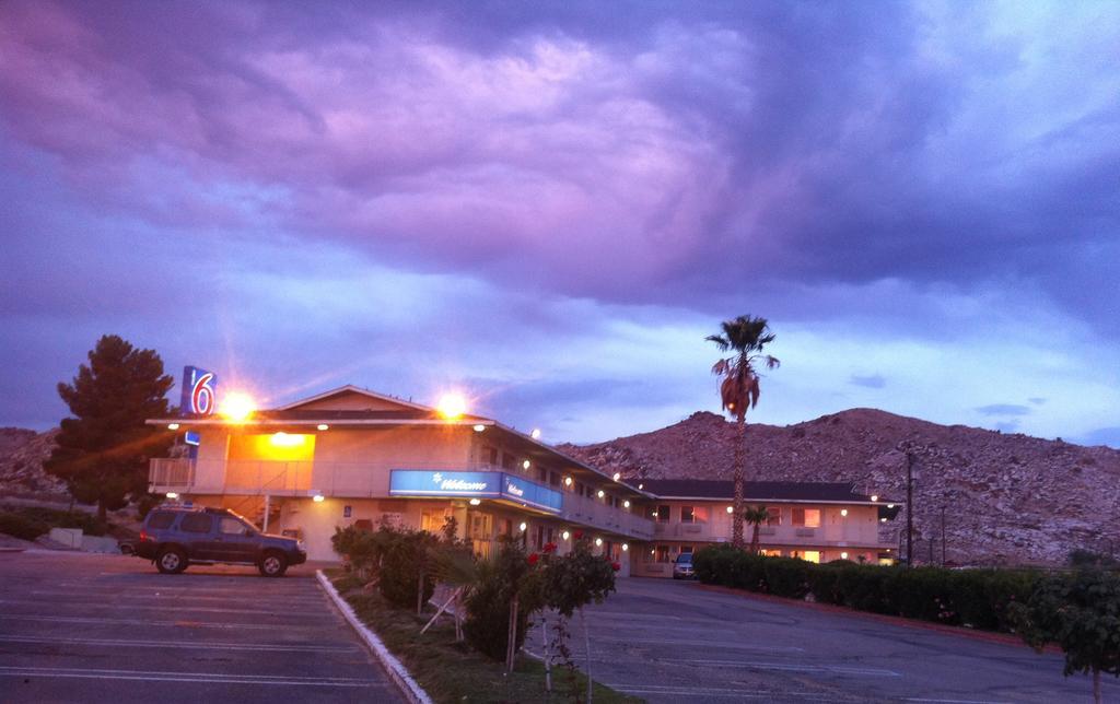 Hilltop Inn & Suites Victorville Esterno foto