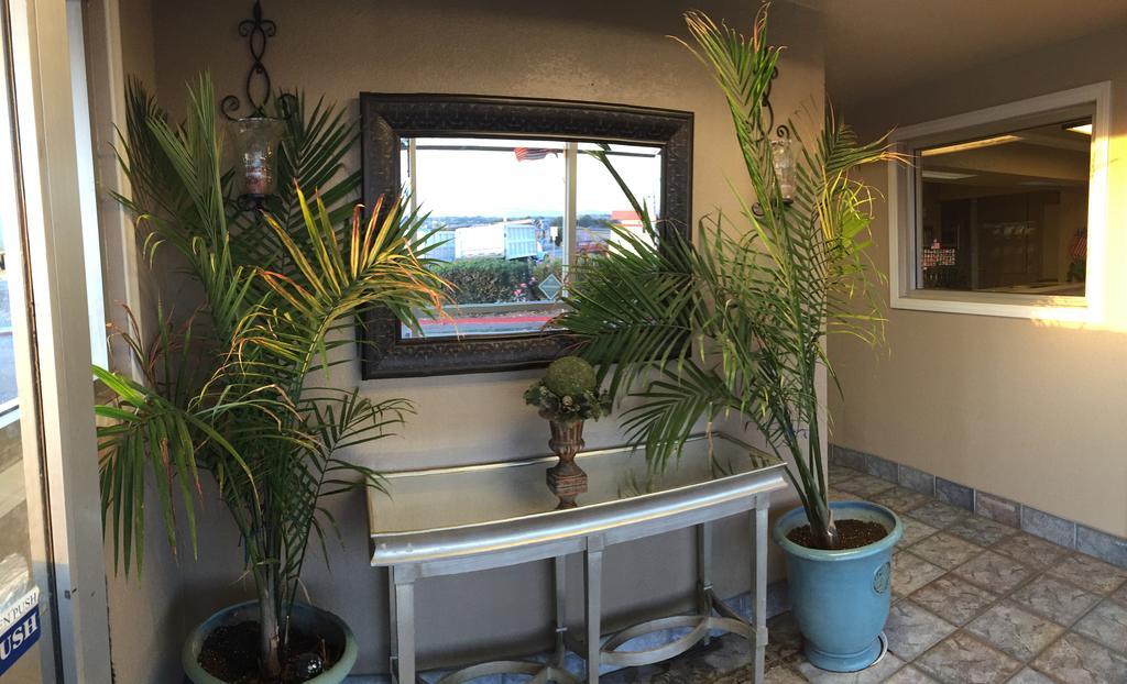 Hilltop Inn & Suites Victorville Esterno foto