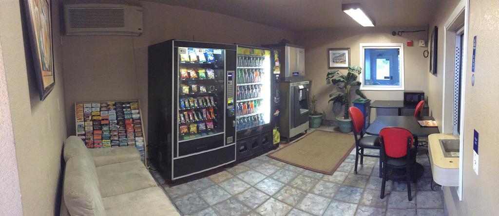 Hilltop Inn & Suites Victorville Esterno foto