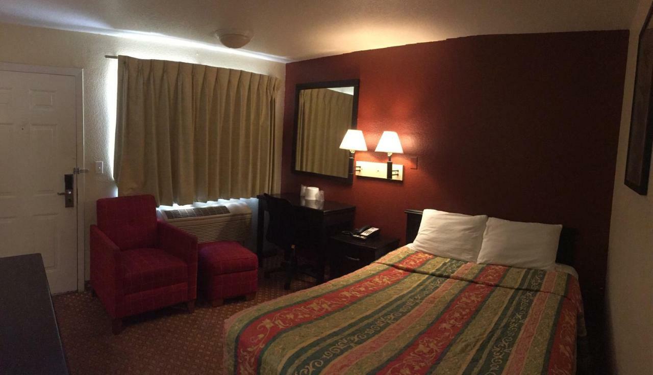 Hilltop Inn & Suites Victorville Esterno foto