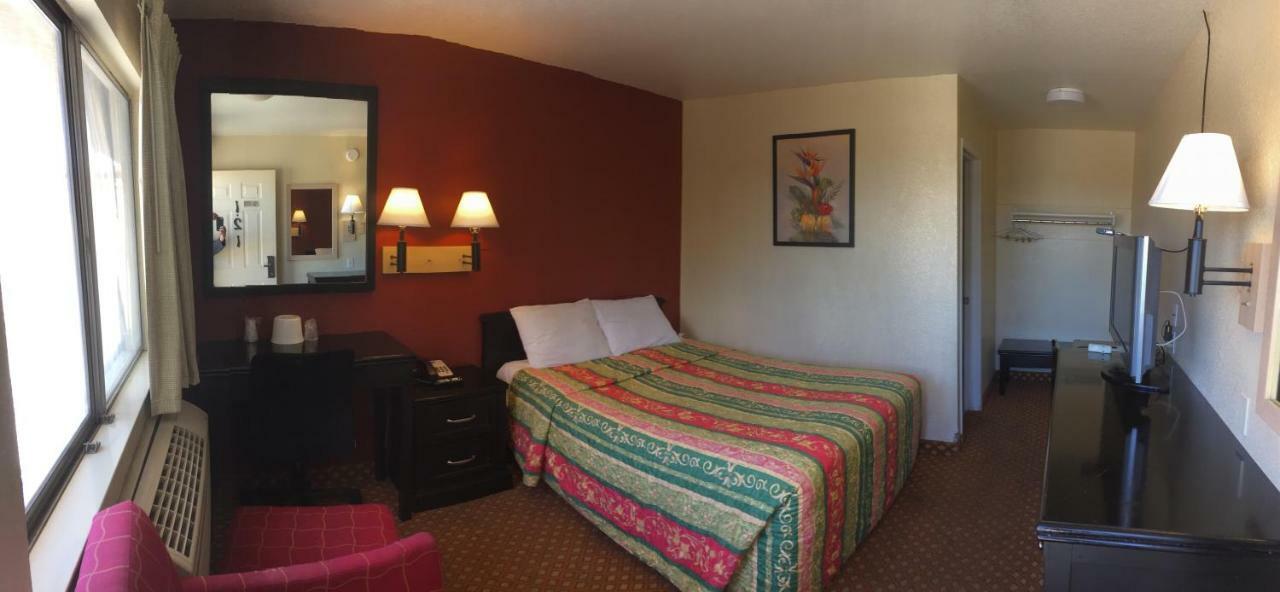Hilltop Inn & Suites Victorville Esterno foto